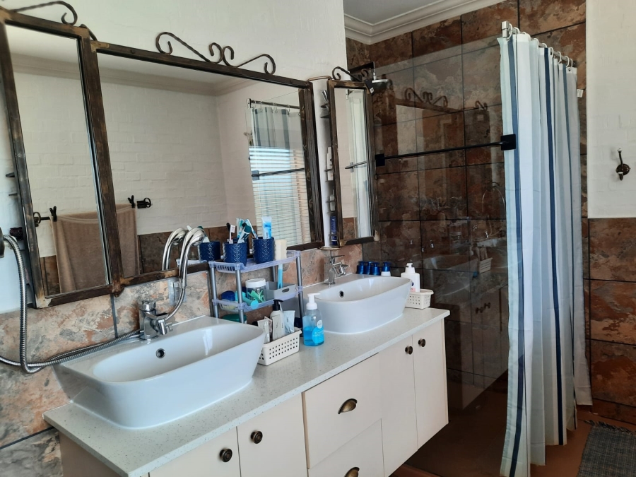 3 Bedroom Property for Sale in Bergsig Western Cape